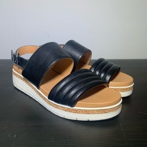 Adrienne Vittadini Sport Black and White Buckle Closure Sandals Size 9